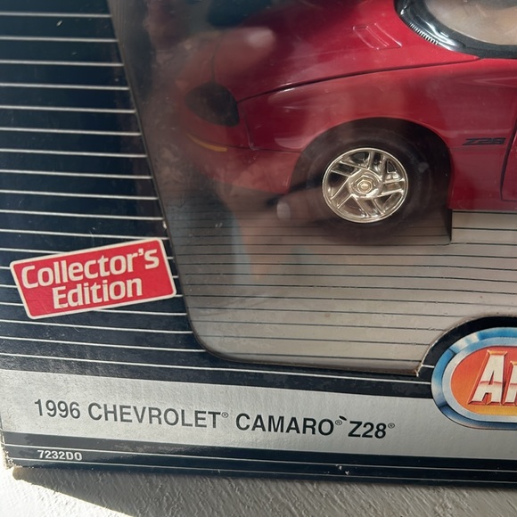 American Muscle 1996 Camaro z28 red - Picture 3 of 11